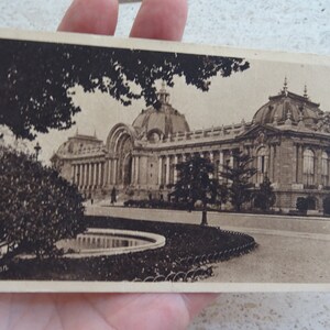 Vintage French postcard of the Little Palace ( Champs-Elyseés ) in Paris. ( 13 )