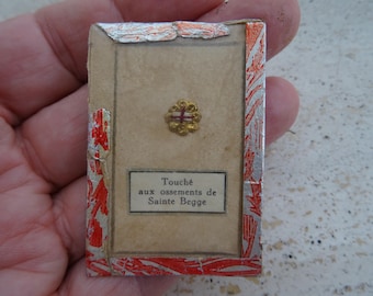 Vintage Sainte Begge Contact Relic – Touched to the Bones of Saint Begga – Catholic Devotional Reliquary. ( D E 13 )