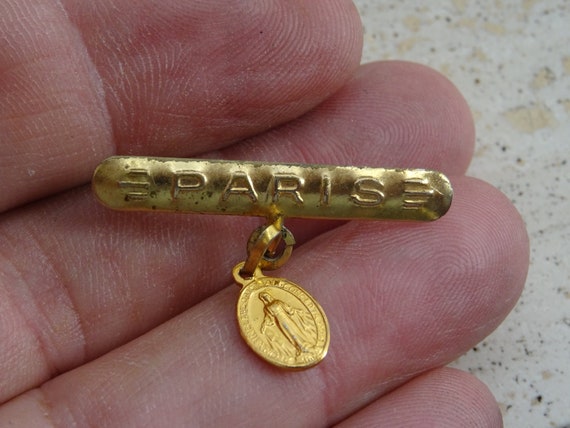Broche Religieuse Catholique Vintage En Métal - Occasion Avec Traces D'Usure