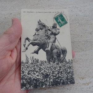 Antigua postal francesa usada con estatua de Juana de Arco Juana de Arco con espada de recuerdo de Orleans. ( G 21 )