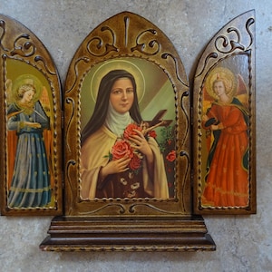 Huge religious French wooden catholic standing chapel altar shrine triptych of Saint Therese of Lisieux with angels. ( 31 )