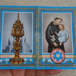 Reliquaire de sanctuaire religieux catholique en carte avec relique de Saint Antoine de Padoue. ( O 2 )
