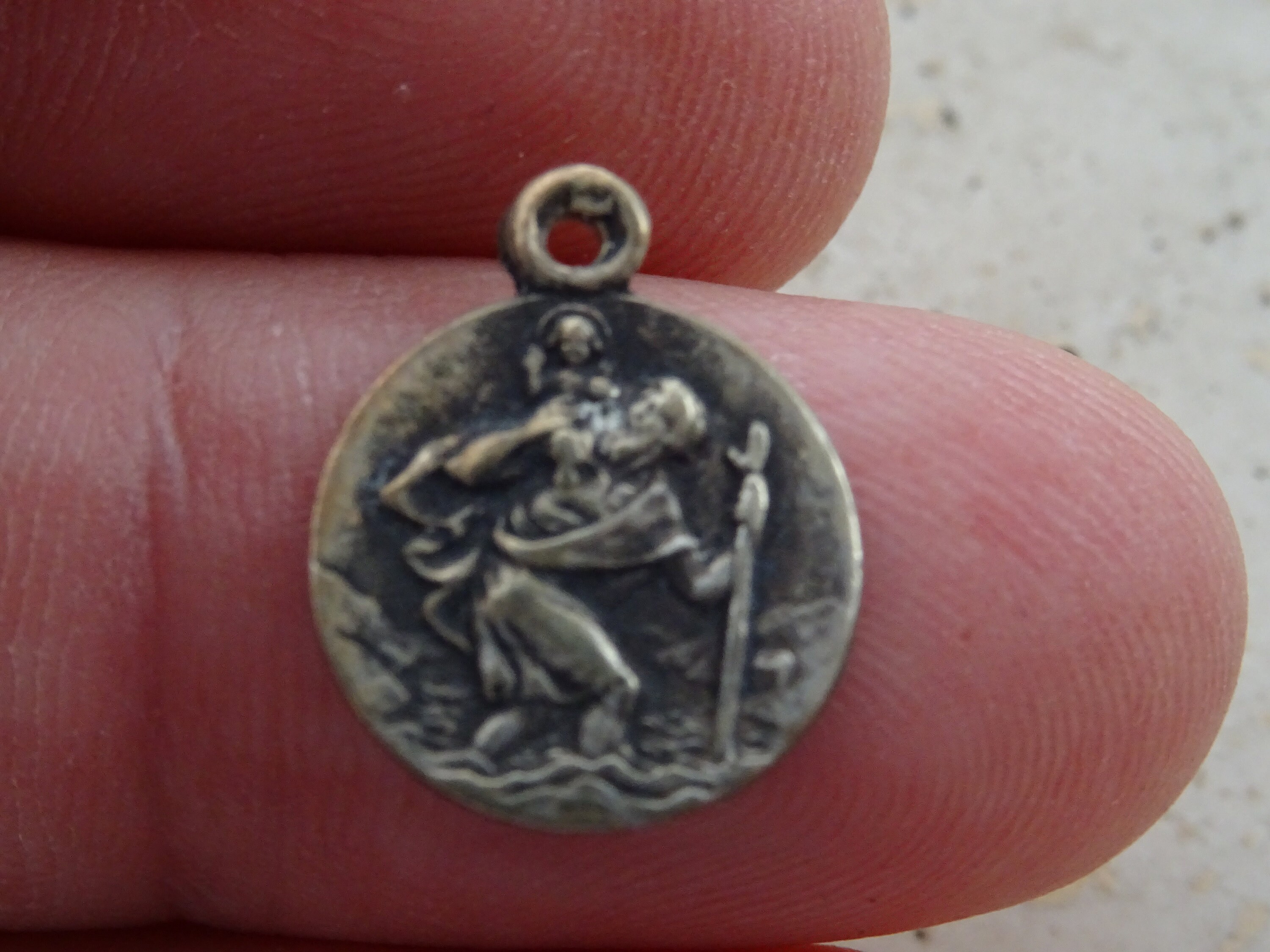 Pendentif ancien religieux médaille catholique en métal argenté, Saint Christophe. ( 37 ) - France