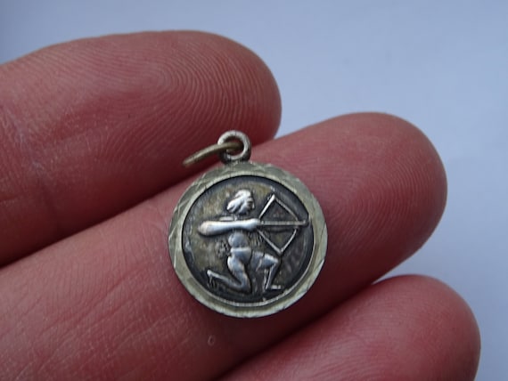 B 8 Vintage silvered Zodiac medal medaillon pendant charm medallion constellation sign of Sagittarius boogschutter