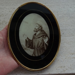 Religious antique French catholic oval table lithograph icon picture of Saint Francis of Assisi. ( 14 Q )