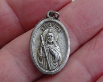 Religious French catholic silver plated medal pendant charm medallion of Saint Jude Thaddaee Thadee. ( 1 )