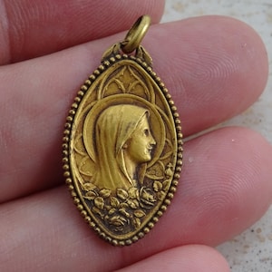 Religious antique French catholic vermeil gold plated medal pendant medaillon Holy Charm medallion of Holy Virgin Mary. ( F 18 )