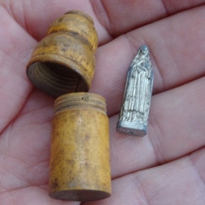 Religious antique French catholic altar pocket shrine relic of wood with small statue of Saint Therese  souvenir of Lisieux. ( 27 )