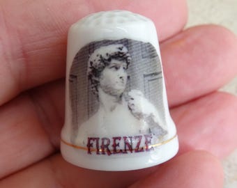 Vintage porcelainen thimble thimbleful souvenir of Florence Firenze in Italy. ( BB 31 )