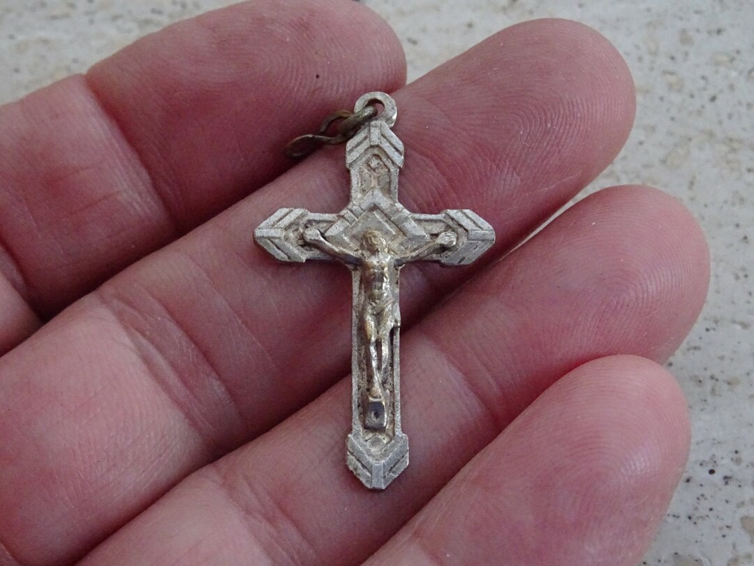 Collier Crucifix En Argent Plaqué - Pendentif Saint Benoît - Fabrication Italienne - Cadeau Religieux Catholique