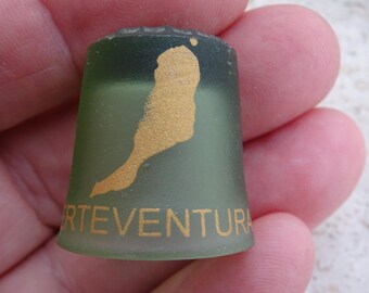 Zeldzame vintage vingerhoed glas vingerhoed souvenir van Fuerteventura. ( 30 uur )
