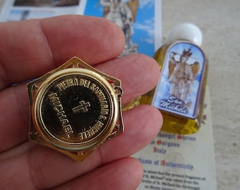 Religious Italian pendant relic shrine of Saint Michael Archangel with rock souvenir Monte Gargano with authentic document and oil. V 19