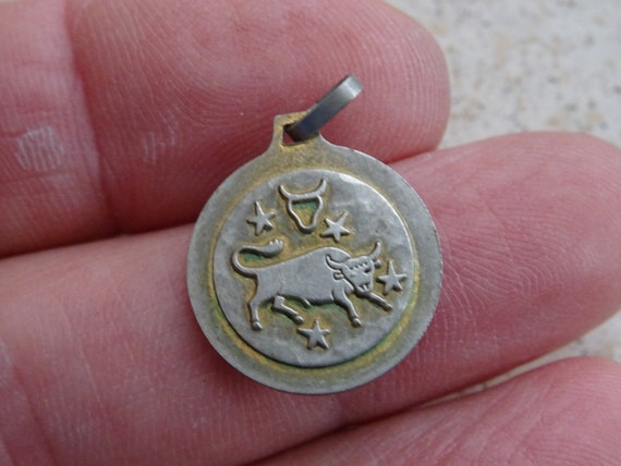 Pendentif Argent Signe Du Taureau Avec Pierre Bleue – Occasion, Argent Sterling