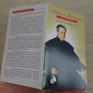Religiöse katholische Karte Schrein Reliquiar Relikt aus dem Tuch des Seligen Antonio Rosmini. (V 22)