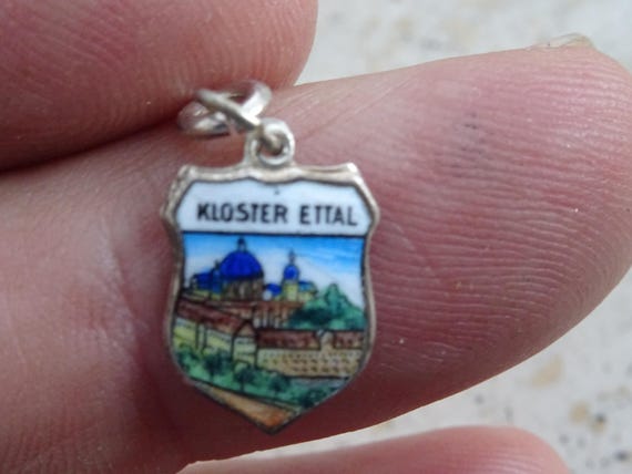 イギリス／ドイツ　シルバー(刻印付) シールドチャーム ドイツのエタール修道院のヴィンテージ シルバー エナメル トラベル