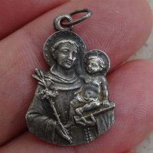 Religious antique catholic French silver plated medal pendant medallion Holy charm of Saint Anthony of Padua. ( 30 )