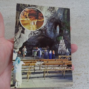 Carta religiosa cattolica francese usata con timbro della Santa Vergine Maria Nostra Signora di Notre Dame de Lourdes souvenir di Lourdes. (Z1)