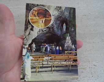Religiöse Französische katholische Karte mit Stempel der Heiligen Jungfrau Maria Unserer Lieben Frau von Notre Dame de Lourdes, Andenken von Lourdes. ( Z1 )