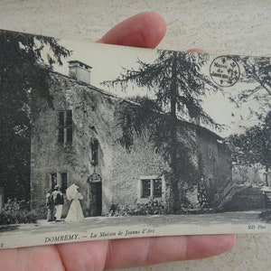 Antigua postal francesa sin usar con la casa ahora museo de Juana de Arco Juana de Arco escuchó voces recuerdo de Domremy. ( 26 )