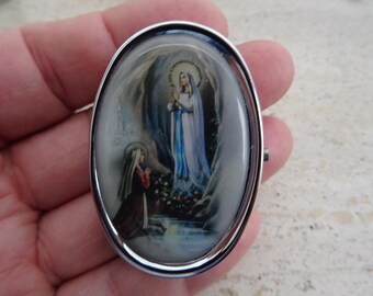 Lourdesrozenkranshouder Maagd Maria Bernadette Verschijningsdoos Katholiek pillendoosje Zakschrijn Marian devotionele vintage reisetui. (C7)