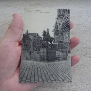 Antigua postal francesa usada con estatua de monumento de Juana de Arco, recuerdo de Juana de Arco de Reims. ( F 18 )