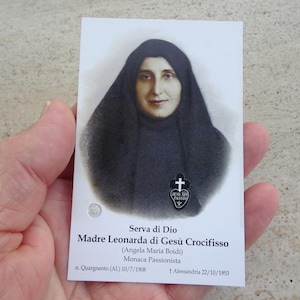 Religieus katholiek kaartenschrijn met reliekschrijn van de stof van de zalige Madre Leonarda Angela Maria Boidi. ( O 24 )