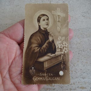 Religieus katholiek kaartschrijn met reliekschrijn van de heilige Gemma Galgani. ( ZZ 3 )