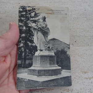 Antigua postal francesa usada con la casa ahora museo de Juana de Arco, recuerdo de Juana de Arco de Domremy. ( G 25 )