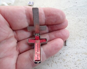 Religieus verzilverde kruisbeeldhanger kruis Jezus Christus met aarde van catacomben, souvenir van Rome dat kan worden geopend. 33