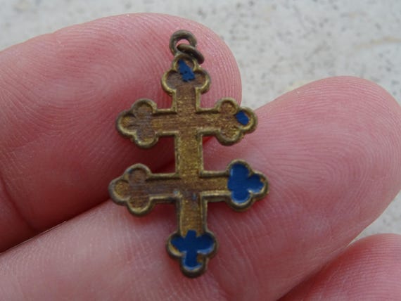 Pendentif Vintage Croix Religieuse Reliquaire émaillée - Bijou Fantaisie Occasion, Style Ancien