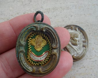 Religiöser antiker französischer katholischer Theka Klosterarbeit Schrein mit Reliquienreliquier des Heiligen Johannes von Vianney Cure d'Ars.  P39