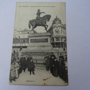 Postal francesa vintage sin usar con estatua del monumento de Juana de Arco Juana de Arco con recuerdo del monumento de Orleans. ( B 17 )