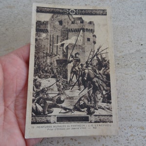 Antigua postal francesa sin usar con estatua de Jehanne d'Arc Juana de Arco con pancarta. ( F 41 )