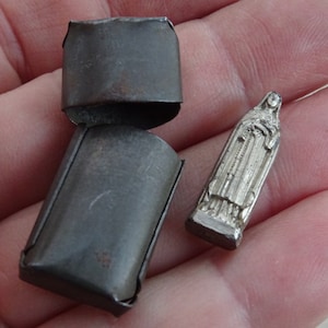 Religious antique French catholic ledden pocket shrine altar chapel relic with ledden statue of Saint Therese. ( 31 )