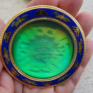Religious vermeil gold plated enamelled altar chapel with holograph hologram of 福 (fú) happiness luck and fortune. ( 10 )