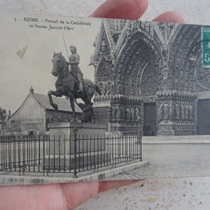 Antieke Frans gebruikte post prentbriefkaart met monument standbeeld van Jeanne d'Arc Jeanne d'Arc souvenir van Reims. ( 9 )