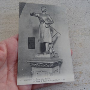 Francés antiguo utilizado postal postal con estatua del monumento de Juana de Arco Juana de Arco con recuerdo del monumento de Chinon. ( B 9 )