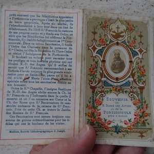Rare religious antique catholic shrine card with relic with roses of Saint Francis of Assisi and 3 relics.  TT 14