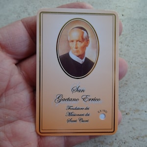 Religiöse katholische Karte Schrein Reliquiar Relikt aus dem Tuch des Seligen Heiligen Gaetano Errico. ( R 11 )