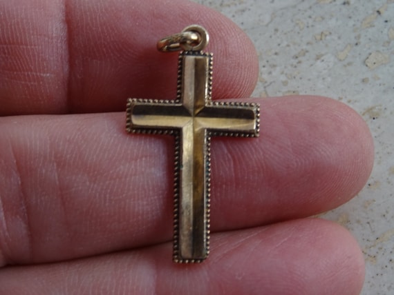 Pendentif Croix Catholique Vintage Plaqué Or - Bijou Religieux D'occasion En Bon état