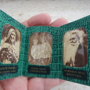 Religious antique French catholic relic reliquary shrine of Saint Therese of Lisieux and father Brottier. ( A 23 )