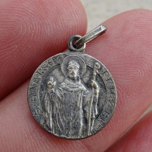 Religious  French silvered catholic medal pendant medaillon charm pendant medallion of Saint Blaise. ( patron of throat illnesses )   B 1