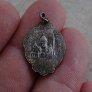 Médaillon religieux catholique français argenté pendentif médaillon Saint charme médaillon de Saint Jésus-Christ Notre-Seigneur et Sacré-Cœur. (9 tonnes)