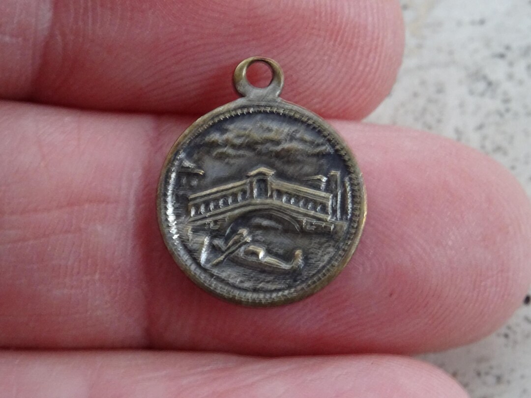 Venice Sterling Silver Pendant plated in 18K Gold main image 1