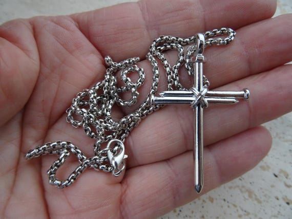 Chaîne Longue En Argent Plaqué Vintage Avec Pendentif Croix - Bijou Occasion - Style Ancien