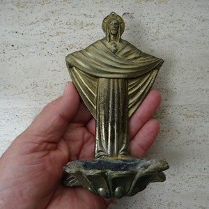 Pila de agua bendita de cobre antigua católica francesa de hojalata con cuerpo del Santo Jesucristo. ( N 36 )