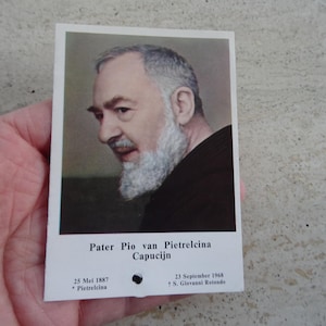 Religious catholic card shrine with photo of Padre Father Pio of Pietrecina and his Stimata with inside relic of a piece of cloth.  SS 2