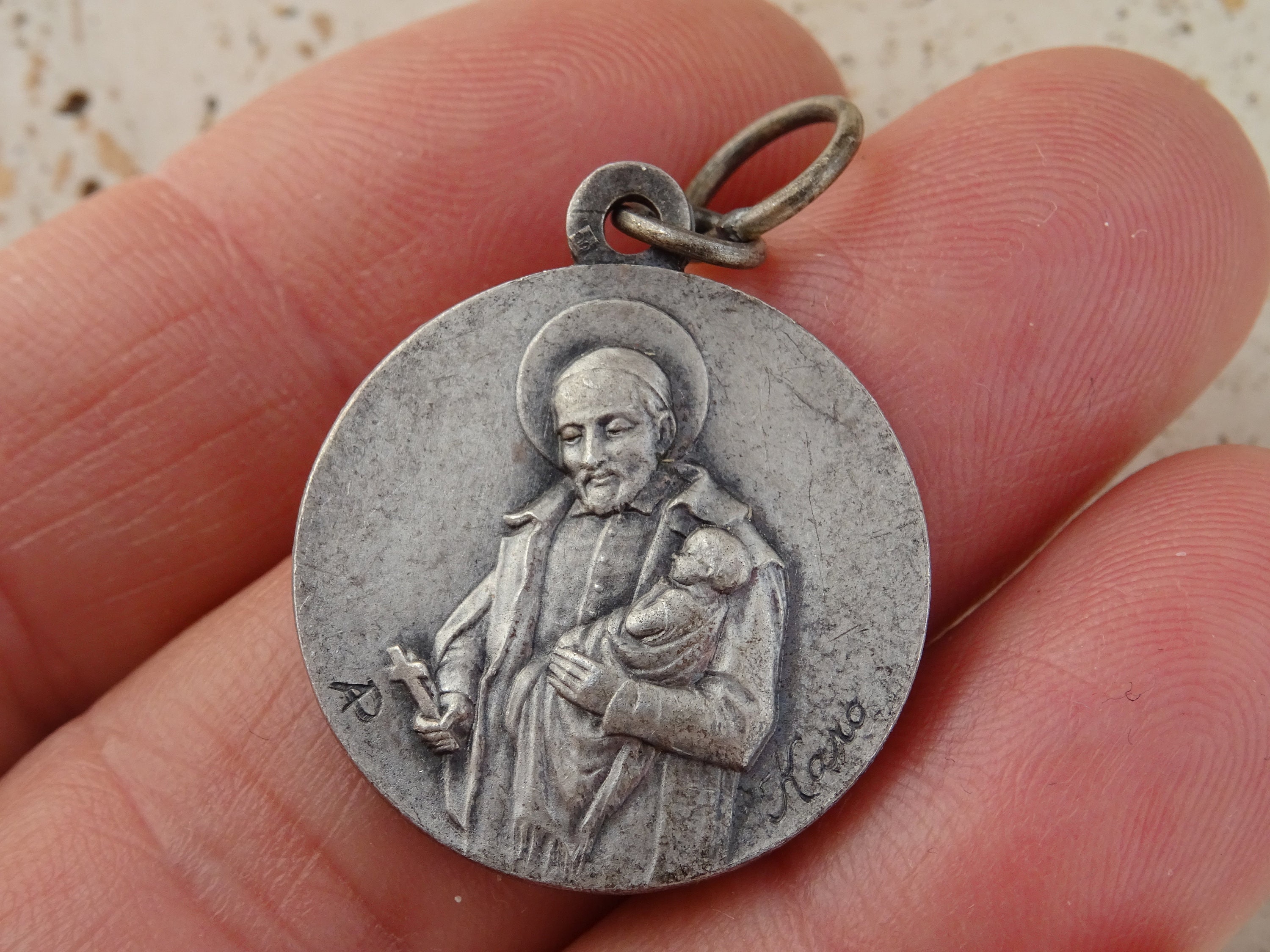 Ancienne Médaille St Vincent De Paul – Aluminium, époque 06