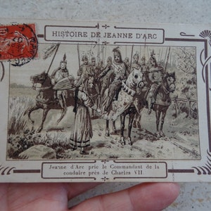 Vintage Frans gebruikte post prentbriefkaart met monument standbeeld van Jeanne d'Arc Jeanne d'Arc met koning Karel VII. ( D 17 )