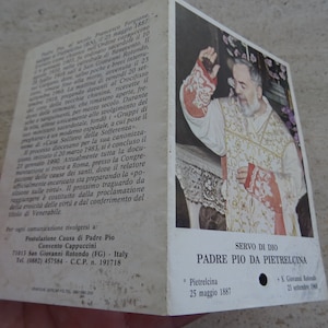 Religious catholic card shrine with photo of Padre Father Pio and his Stimata with inside a piece of cloth.  FF 30